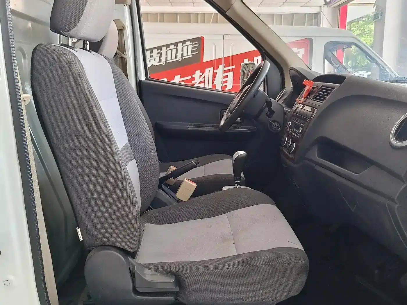 Changan Ruixing EM60 2021 Pure Electric Van (70kW) — миниатюра 8