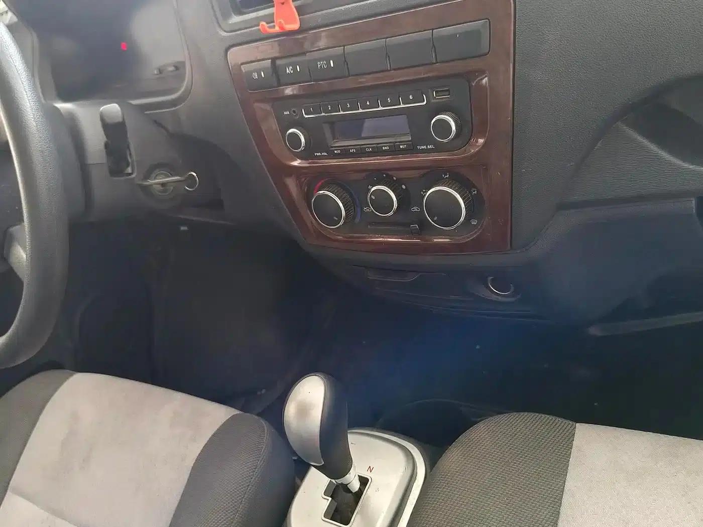 Changan Ruixing EM60 2021 Pure Electric Van (70kW) — миниатюра 9