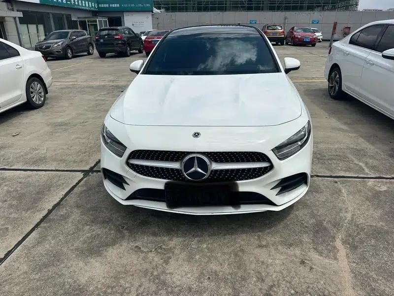 2022 Mercedes-Benz A-Class A 180 L — миниатюра 2