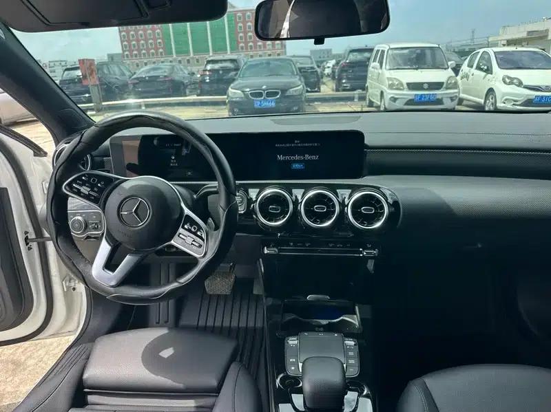 2022 Mercedes-Benz A-Class A 180 L — миниатюра 8