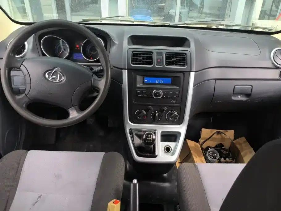 Changan Ruixing M90 2017 2.0L Value Edition 7-seater hatchback 4G94S — миниатюра 12