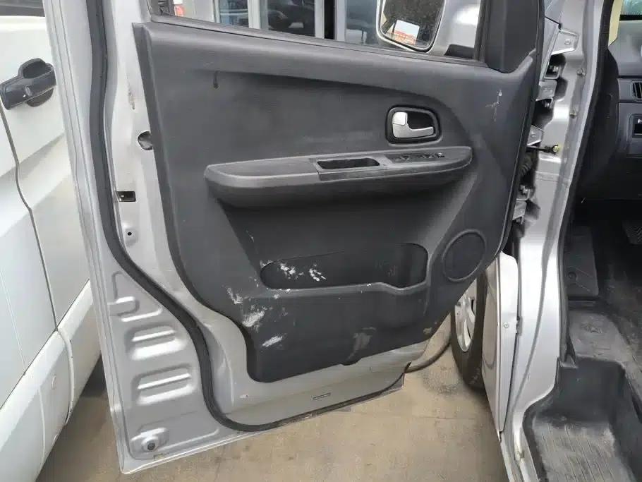 Changan Ruixing M90 2017 2.0L Value Edition 7-seater hatchback 4G94S — миниатюра 7