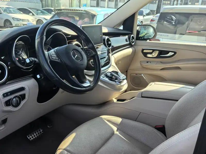 Mercedes-Benz V-Class 2018 V 260 Premium Edition (China VI Emission Standard) — миниатюра 6