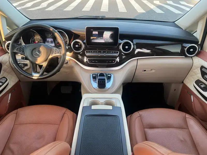 Mercedes-Benz V-Class 2017 V 260 L Premium Extended Edition — миниатюра 16