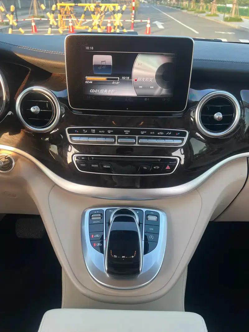 Mercedes-Benz V-Class 2017 V 260 L Premium Extended Edition — миниатюра 17