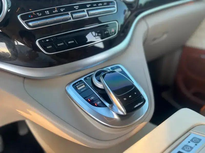 Mercedes-Benz V-Class 2017 V 260 L Premium Extended Edition — миниатюра 20