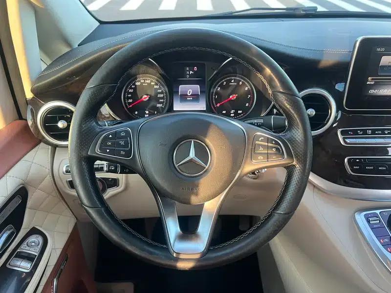 Mercedes-Benz V-Class 2017 V 260 L Premium Extended Edition — миниатюра 23