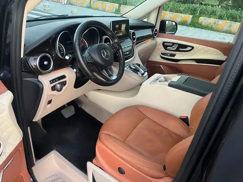 Mercedes-Benz V-Class 2017 V 260 L Premium Extended Edition — миниатюра 24