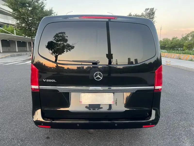 Mercedes-Benz V-Class 2017 V 260 L Premium Extended Edition — миниатюра 6