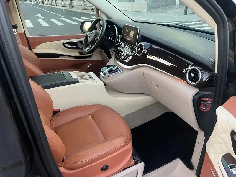 Mercedes-Benz V-Class 2017 V 260 L Premium Extended Edition — миниатюра 10