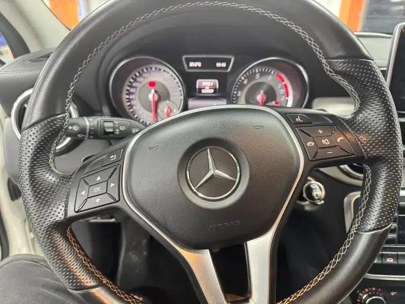 2015 Mercedes-Benz GLA 220 4MATIC Luxury — миниатюра 13