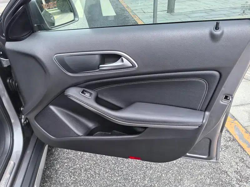2015 Mercedes-Benz GLA 220 4MATIC Luxury — миниатюра 11