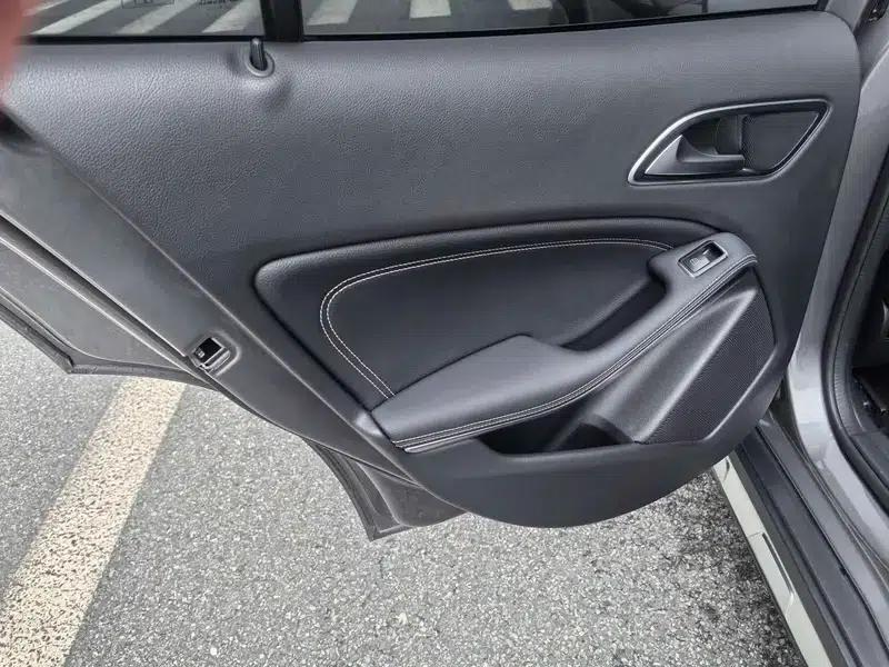 2015 Mercedes-Benz GLA 220 4MATIC Luxury — миниатюра 13
