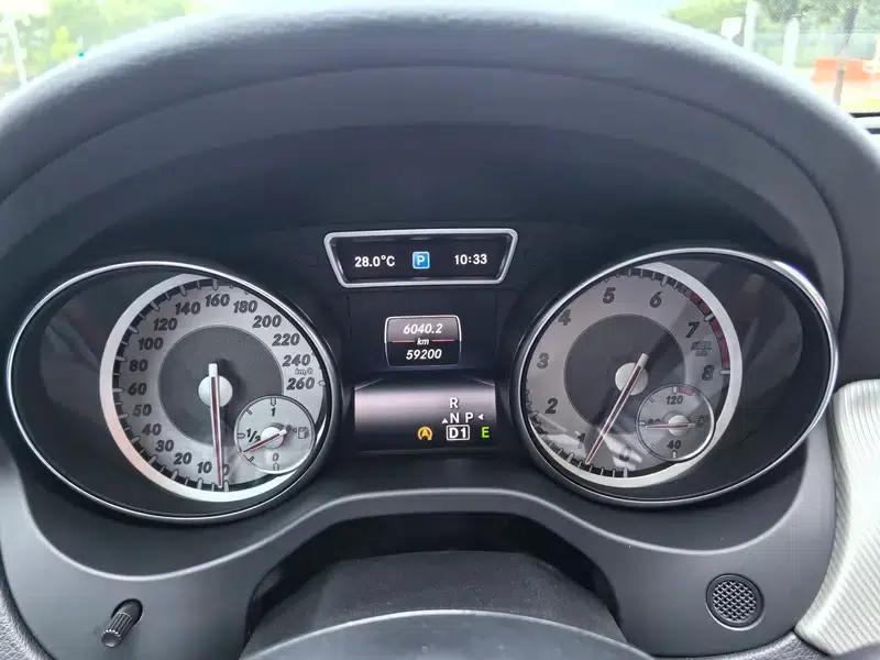 2015 Mercedes-Benz GLA 220 4MATIC Luxury — миниатюра 17
