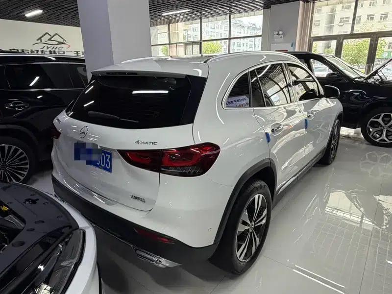 2022 Mercedes-Benz GLA 200 — миниатюра 3
