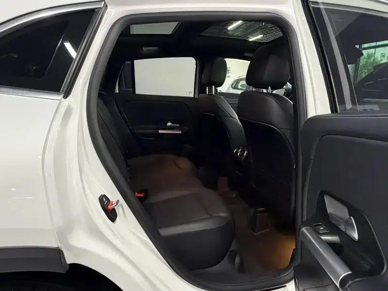 2022 Mercedes-Benz GLA 200 — миниатюра 10