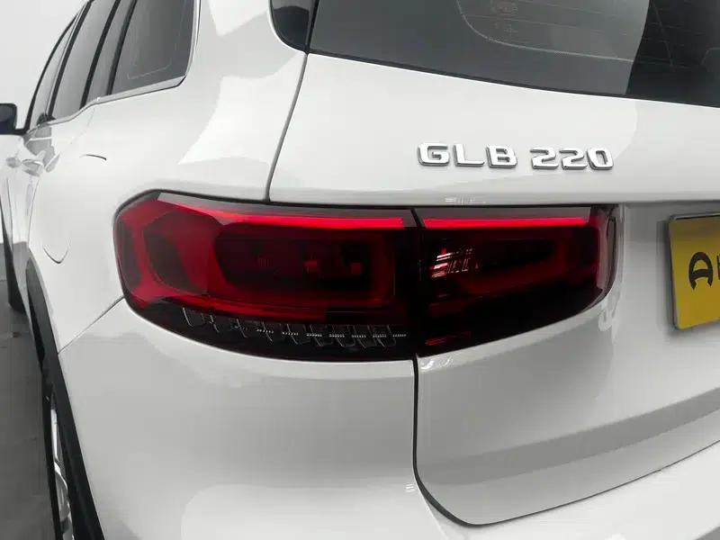 2023 Mercedes-Benz GLB 220 Dynamic — миниатюра 13