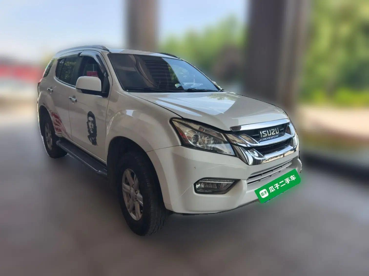 Isuzu mu-X 2017 2.5T Two-Wheel Drive Automatic Luxury Edition 5 Seats — миниатюра 3