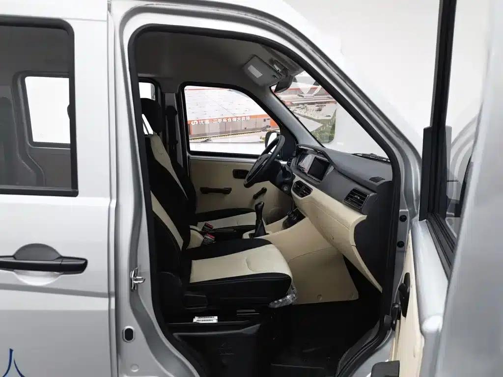 Crossstar V3 2023 1.3L Gasoline Standard 5-Seater Bus — миниатюра 23