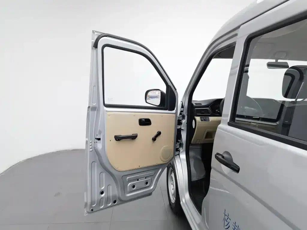 Crossstar V3 2023 1.3L Gasoline Standard 5-Seater Bus — миниатюра 8