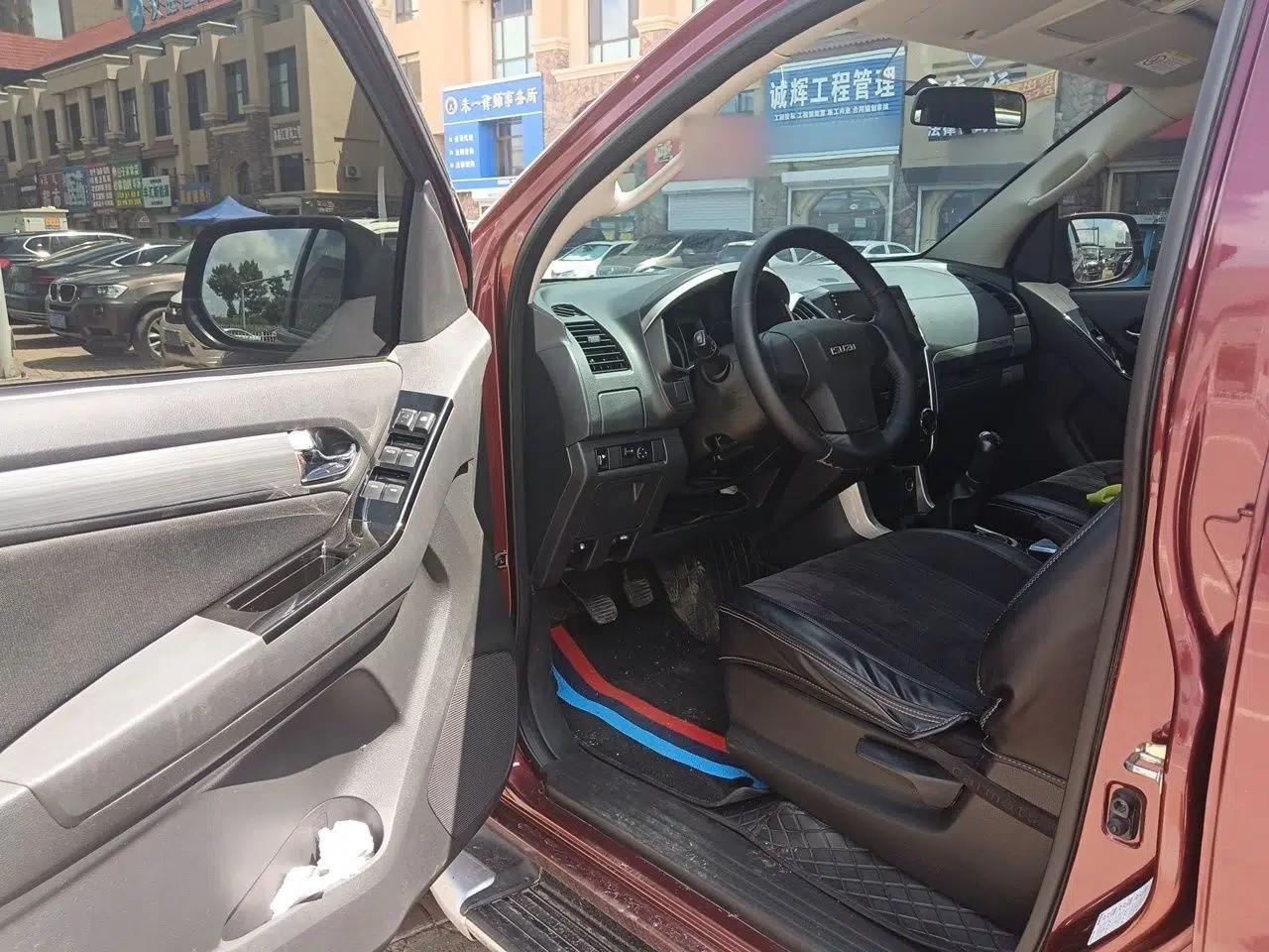 Isuzu D-MAX 2018 3.0T Four-Wheel Drive Manual Base Version 4JJ1-TC HI — миниатюра 16