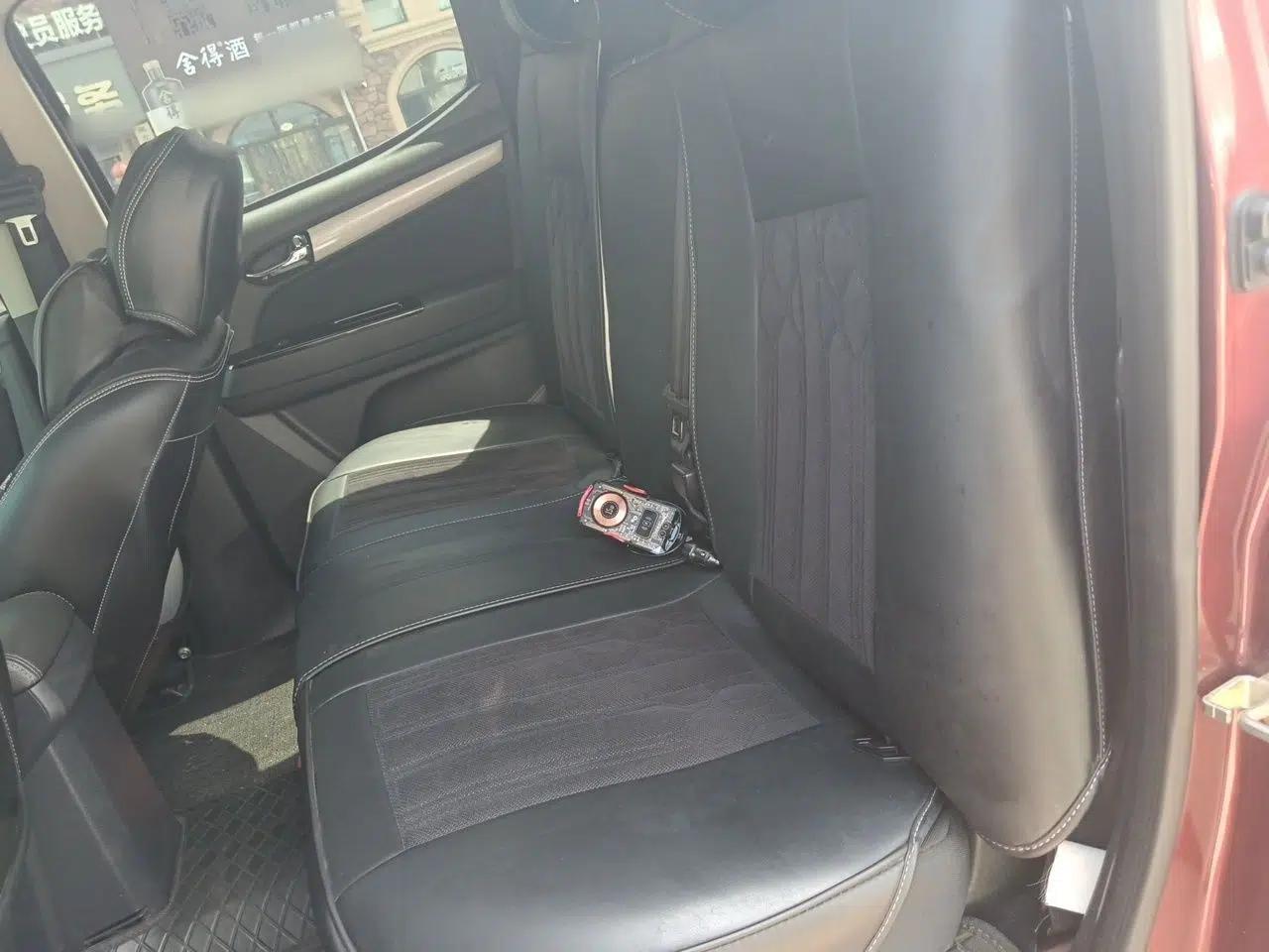 Isuzu D-MAX 2018 3.0T Four-Wheel Drive Manual Base Version 4JJ1-TC HI — миниатюра 17