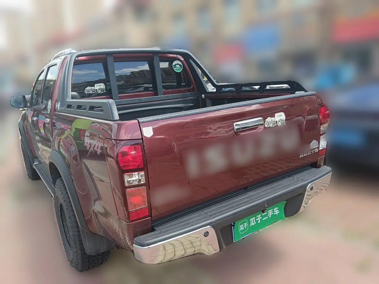 Isuzu D-MAX 2018 3.0T Four-Wheel Drive Manual Base Version 4JJ1-TC HI — миниатюра 4