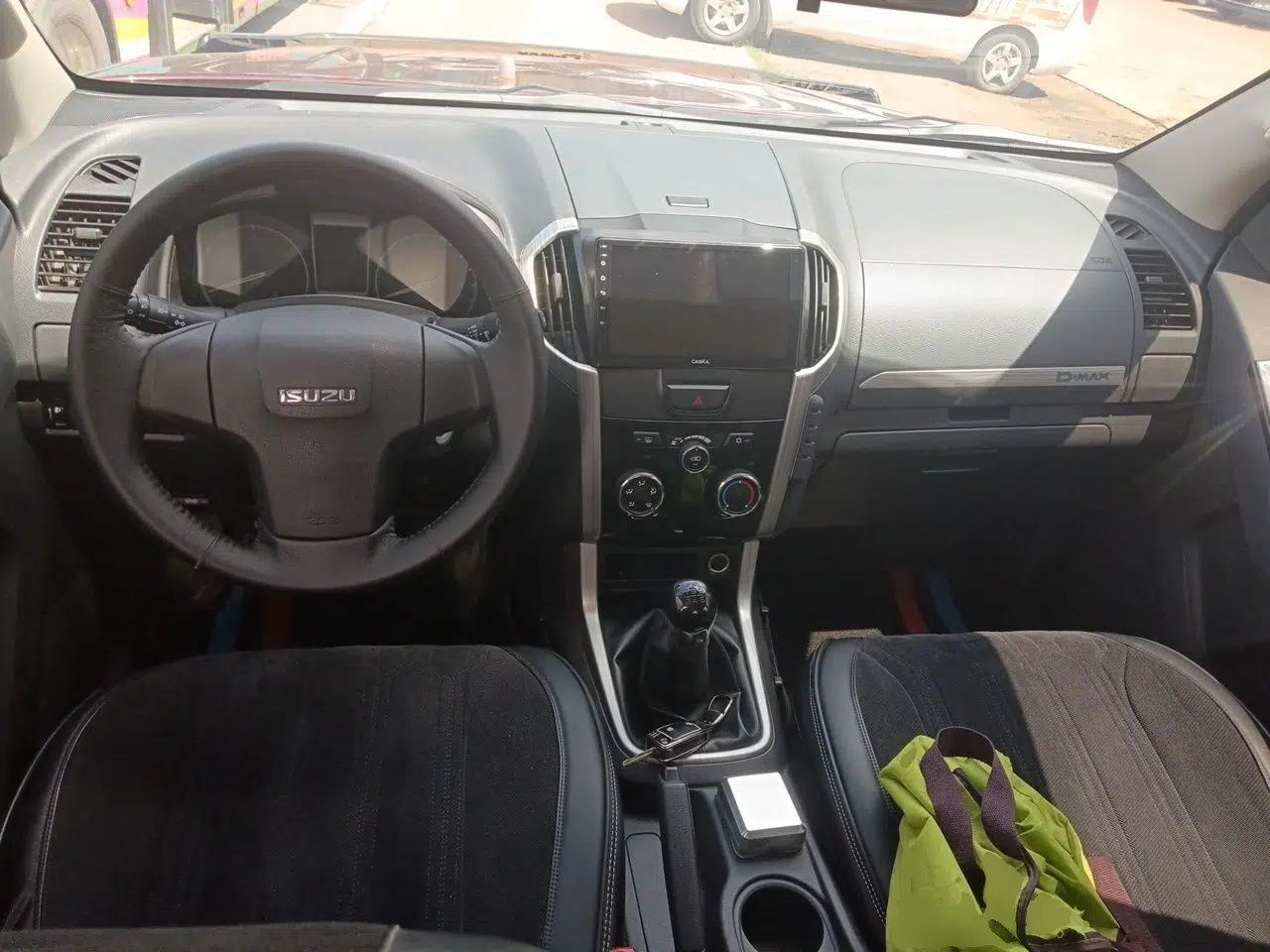 Isuzu D-MAX 2018 3.0T Four-Wheel Drive Manual Base Version 4JJ1-TC HI — миниатюра 9