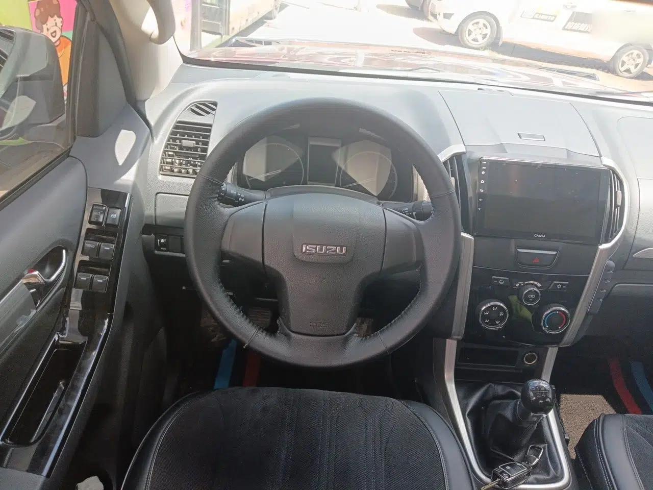 Isuzu D-MAX 2018 3.0T Four-Wheel Drive Manual Base Version 4JJ1-TC HI — миниатюра 10