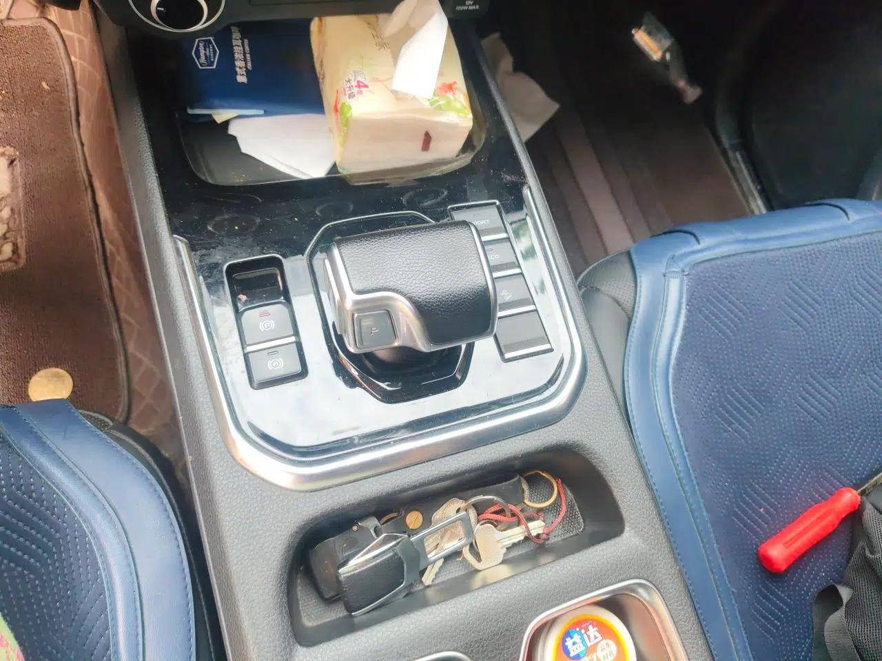Isuzu D-MAX 2023 2.5T Automatic 4x4 Diesel Flagship Version Standard Wheelbase — миниатюра 14