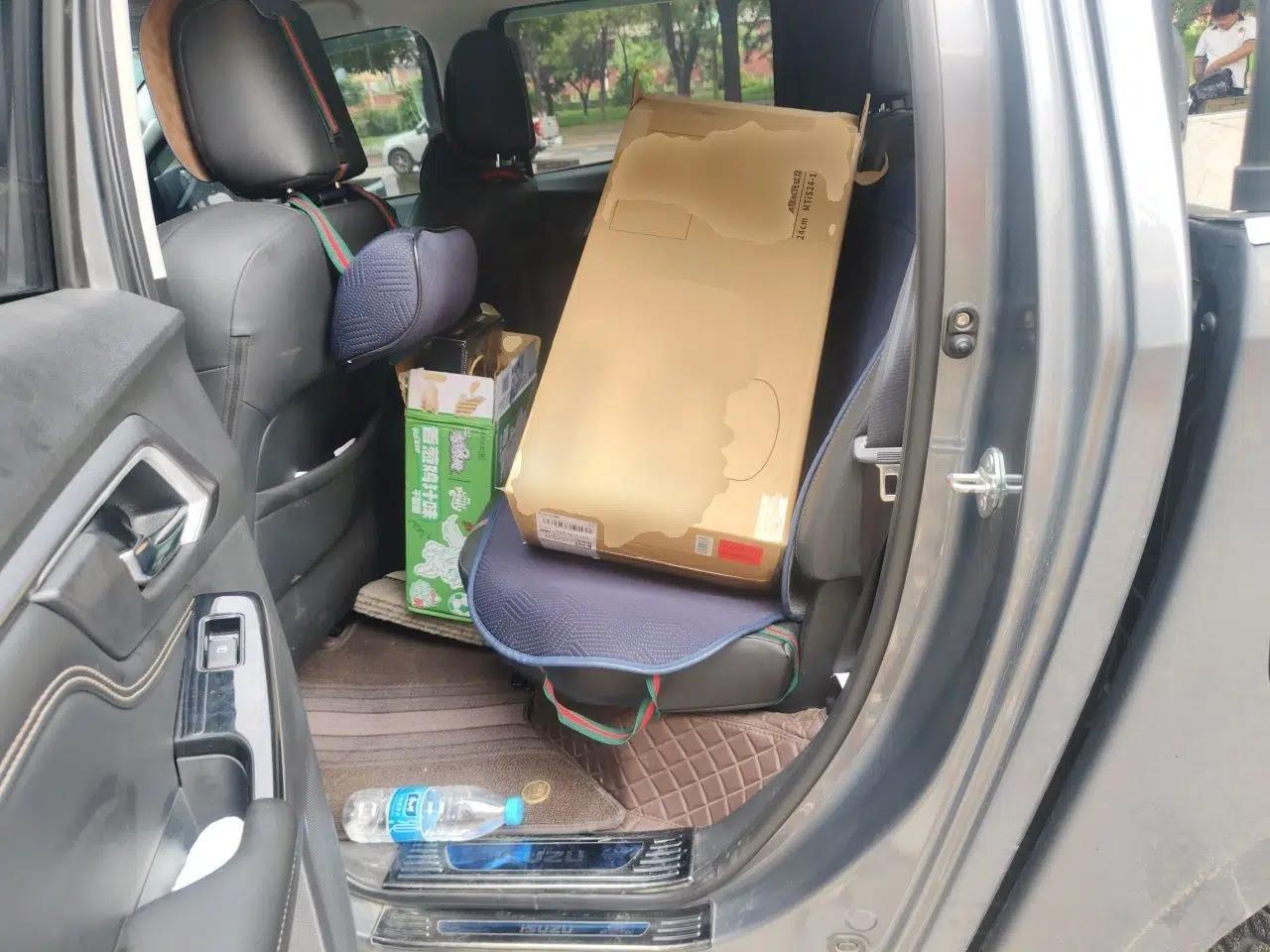 Isuzu D-MAX 2023 2.5T Automatic 4x4 Diesel Flagship Version Standard Wheelbase — миниатюра 17