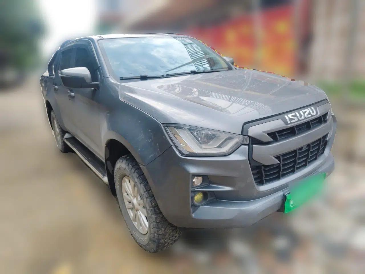 Isuzu D-MAX 2023 2.5T Automatic 4x4 Diesel Flagship Version Standard Wheelbase — миниатюра 3