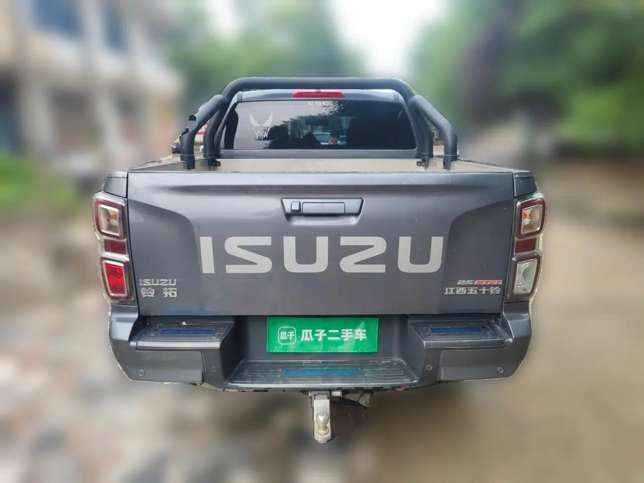Isuzu D-MAX 2023 2.5T Automatic 4x4 Diesel Flagship Version Standard Wheelbase — миниатюра 5