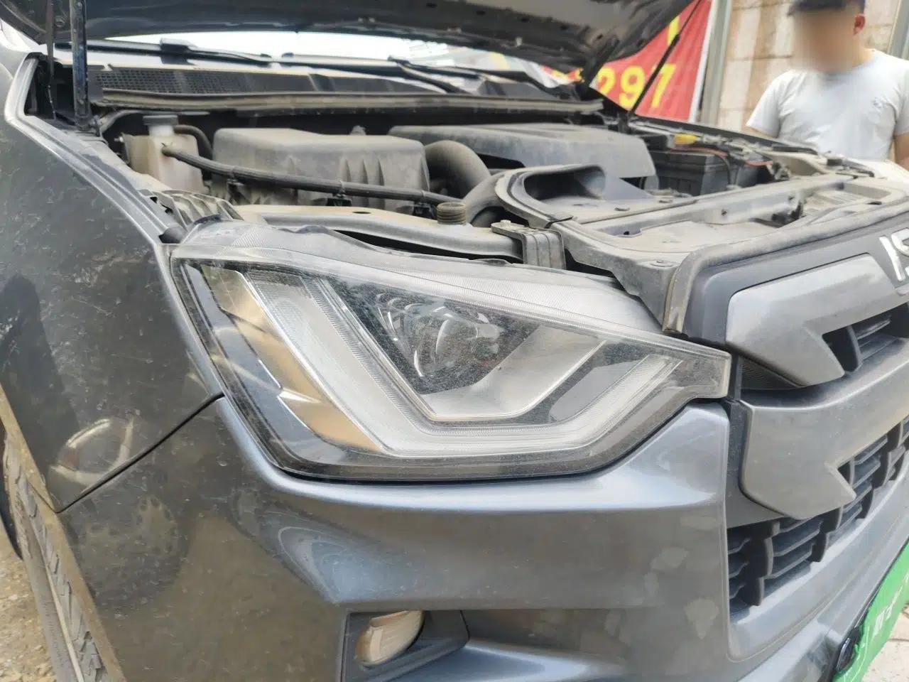 Isuzu D-MAX 2023 2.5T Automatic 4x4 Diesel Flagship Version Standard Wheelbase — миниатюра 7
