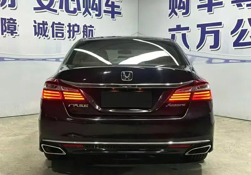 2016 Honda Accord 2.0L Comfort Edition — миниатюра 5