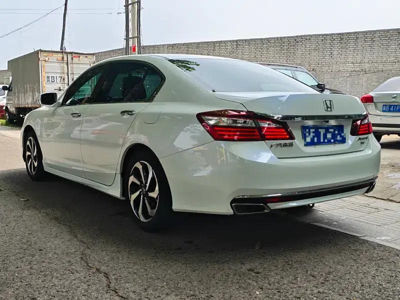 2016 Honda Accord 2.4L Comfort Edition — миниатюра 4