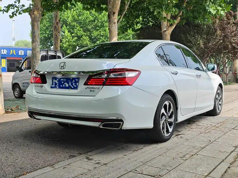 2016 Honda Accord 2.4L Comfort Edition — миниатюра 6