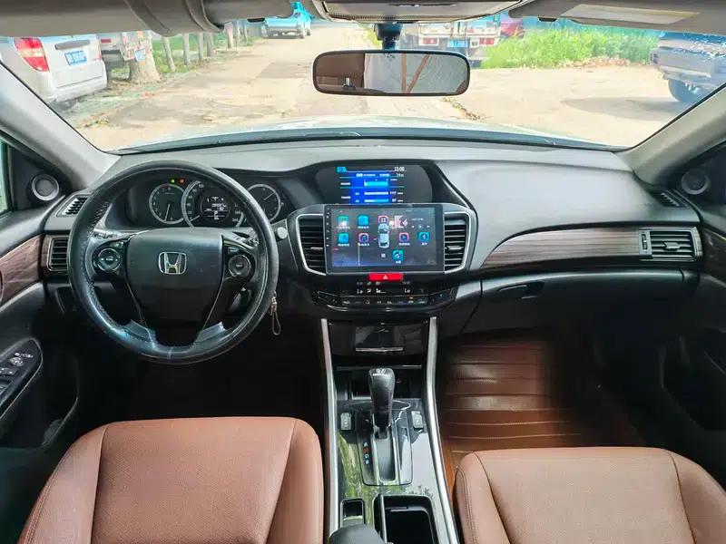 2016 Honda Accord 2.4L Comfort Edition — миниатюра 8