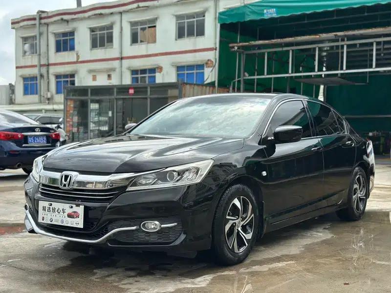 Accord 2016 2.0L Elite Edition — миниатюра 1