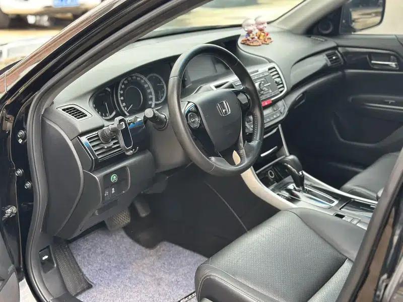 Accord 2016 2.0L Elite Edition — миниатюра 11