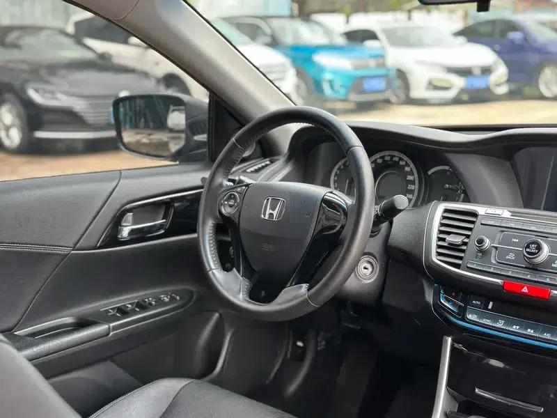 Accord 2016 2.0L Elite Edition — миниатюра 9