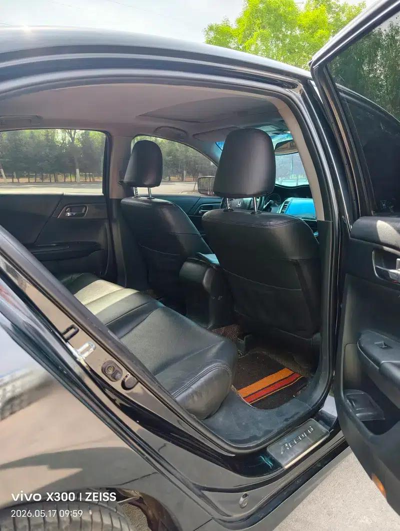 2015 Honda Accord 2.0L LX Comfort Edition — миниатюра 14