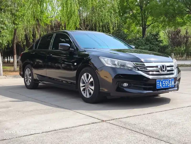 2015 Honda Accord 2.0L LX Comfort Edition — миниатюра 3