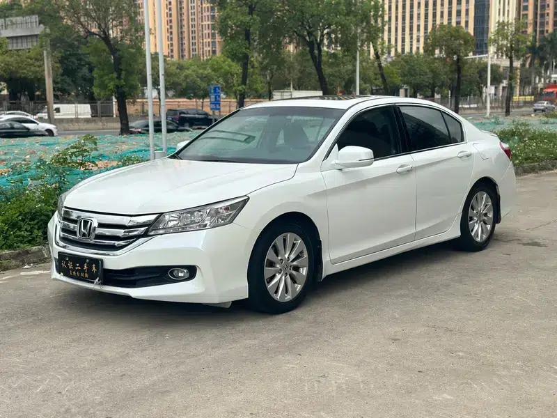 2014 Honda Accord 2.4L EXN Luxury Navigation Edition — миниатюра 1