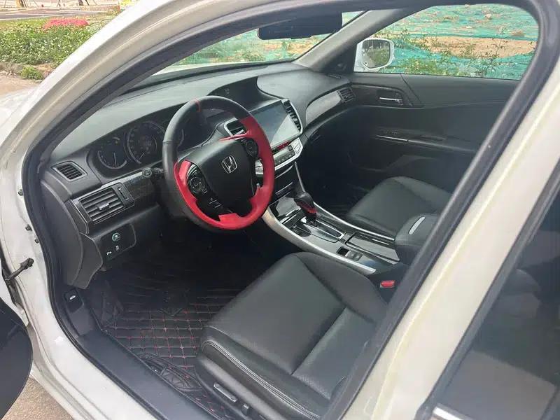 2014 Honda Accord 2.4L EXN Luxury Navigation Edition — миниатюра 8