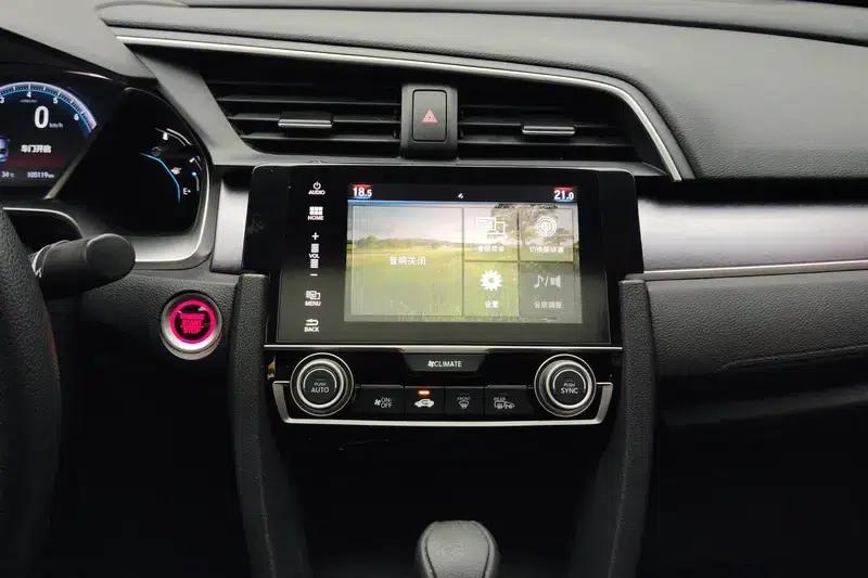 2016 Civic 220TURBO CVT Luxury Edition — миниатюра 11