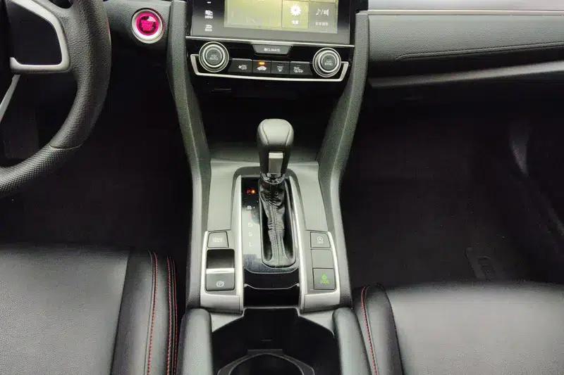 2016 Civic 220TURBO CVT Luxury Edition — миниатюра 14