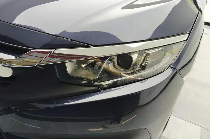 2016 Civic 220TURBO CVT Luxury Edition — миниатюра 4