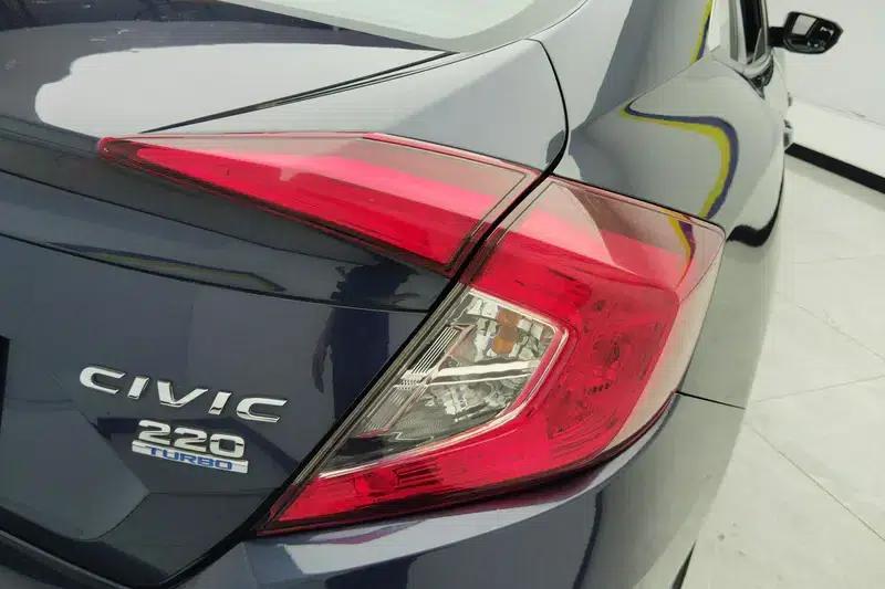 2016 Civic 220TURBO CVT Luxury Edition — миниатюра 5