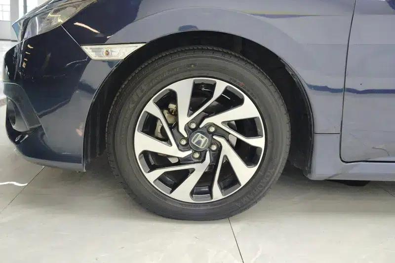 2016 Civic 220TURBO CVT Luxury Edition — миниатюра 10